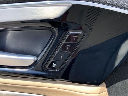 Used 2023 Acura MDX SH-AWD image 31