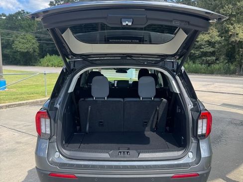 Used 2025 Ford Explorer Active image 6