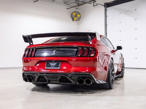 Used 2021 Ford Mustang Shelby GT500 w/ Carbon Fiber Track Pack RWD image 4