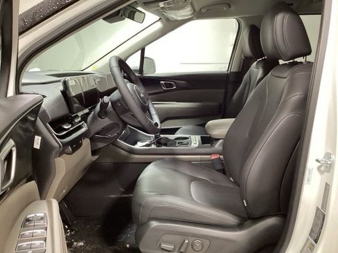 New 2026 Kia Carnival image 17