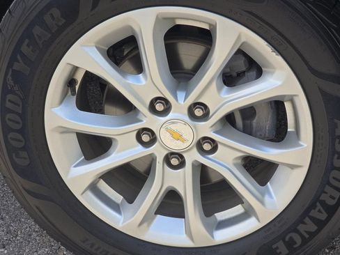 Used 2019 Chevrolet Equinox LS FWD image 7