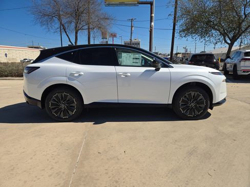 New 2026 Nissan Murano Platinum image 2