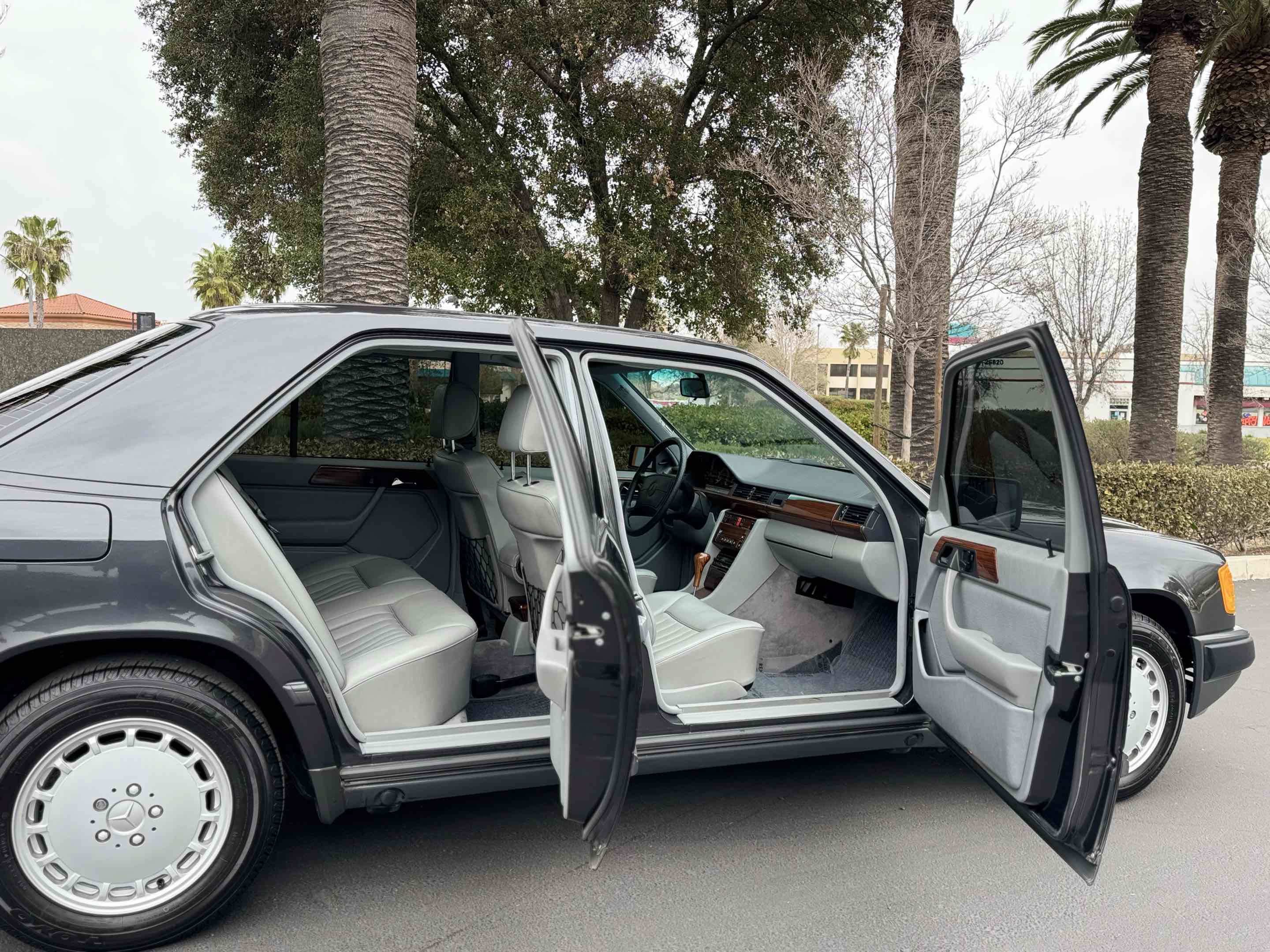 Used 1987 Mercedes-Benz 300 D Turbo image 32