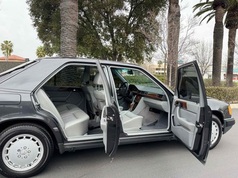 Used 1987 Mercedes-Benz 300 D Turbo image 32