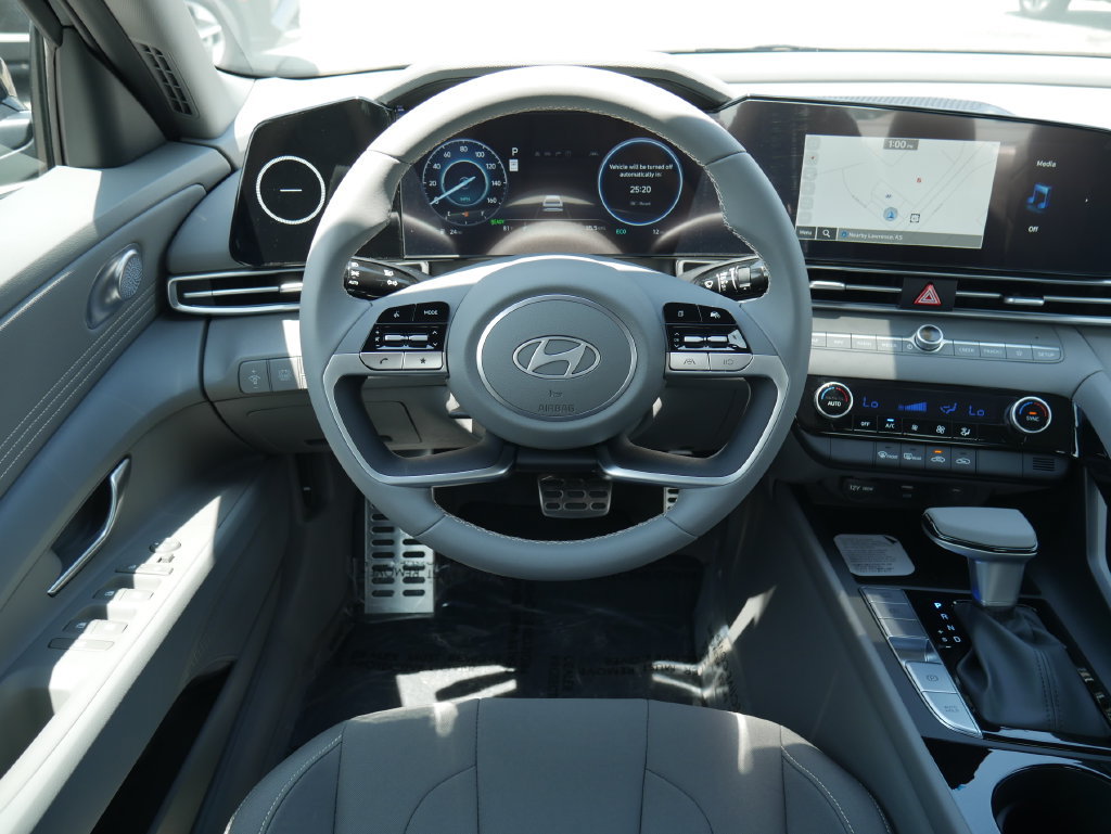 New 2026 Hyundai Elantra SEL FWD image 34