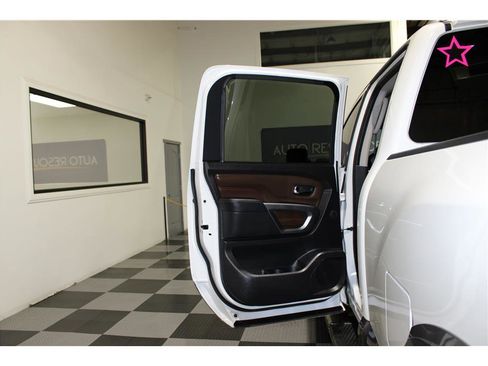 Used 2019 Nissan Titan Platinum Reserve w/ Platinum Utility Package image 16