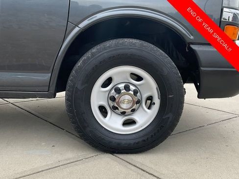 Used 2016 Chevrolet Express 3500 LT w/ LT Preferred Equipment Group image 9