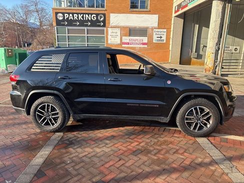 Used 2020 Jeep Grand Cherokee Trailhawk w/ Trailhawk Luxury Group image 2