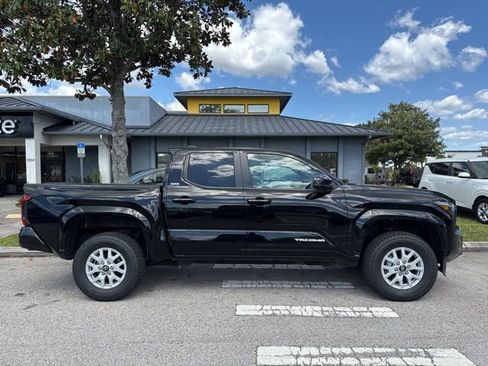 Used 2024 Toyota Tacoma SR5 AWD/4WD image 8
