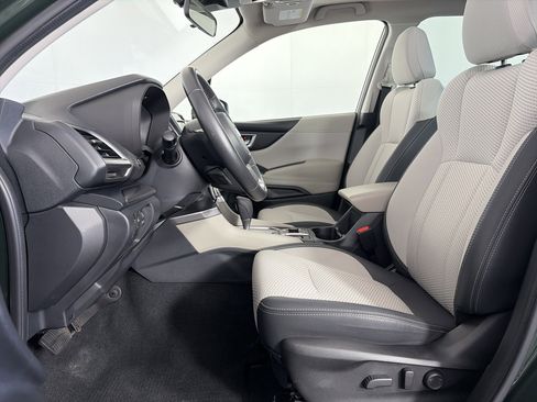 Used 2023 Subaru Forester Premium image 6