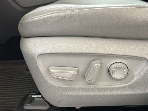 Used 2022 Toyota Highlander XLE image 14