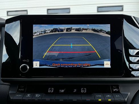 Used 2025 Toyota Camry SE image 31