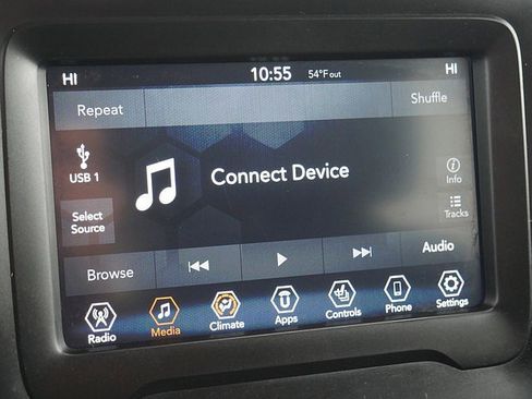 Used 2018 Jeep Renegade Trailhawk w/ Cold Weather Group II image 35