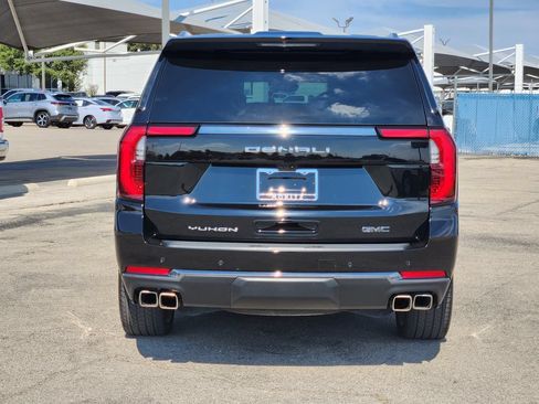 Certified 2025 GMC Yukon Denali Ultimate w/ LPO, Floor Liner Package AWD/4WD image 6