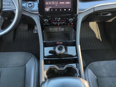 Certified 2022 Jeep Grand Cherokee L Laredo RWD image 19