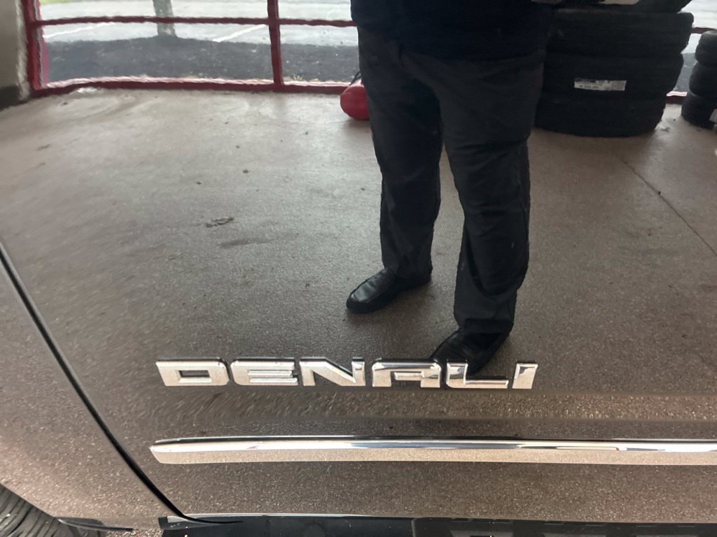 Used 2018 GMC Yukon Denali w/ Open Road Package AWD/4WD image 6