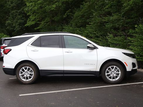 Used 2023 Chevrolet Equinox LT AWD/4WD image 11