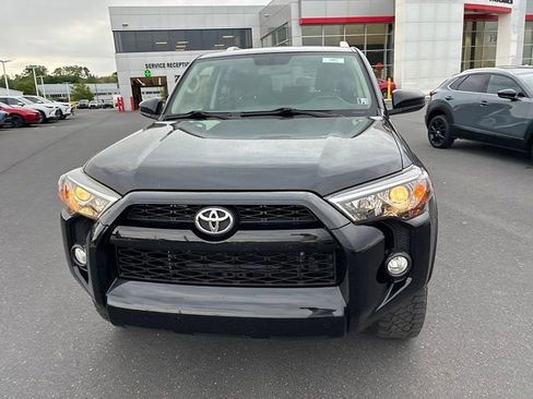 Used 2018 Toyota 4Runner SR5 AWD/4WD image 16