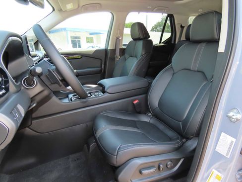 New 2025 Honda Pilot Touring image 12