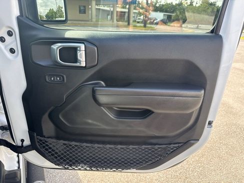 Used 2021 Jeep Wrangler Unlimited Sport AWD/4WD image 17
