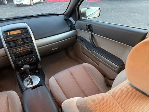 Used 2005 Mitsubishi Galant ES image 22