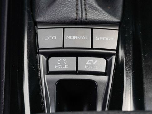 Used 2025 Toyota Camry LE FWD image 37