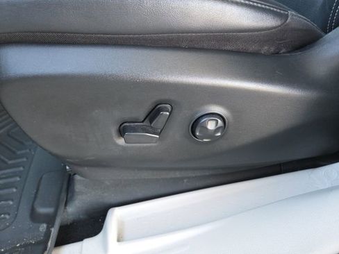 Used 2024 Chrysler Pacifica Touring-L image 44