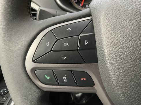 Used 2022 Jeep Cherokee Limited image 19