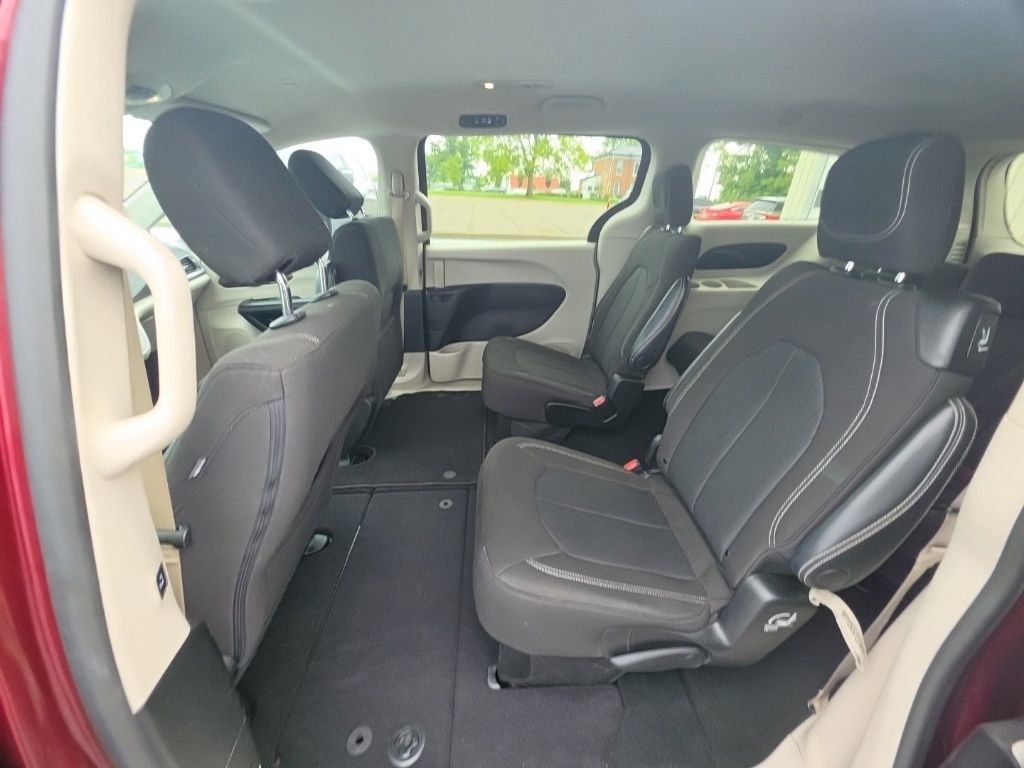 Used 2023 Chrysler Voyager LX FWD image 22