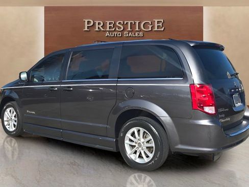 Used 2020 Dodge Grand Caravan SXT image 24