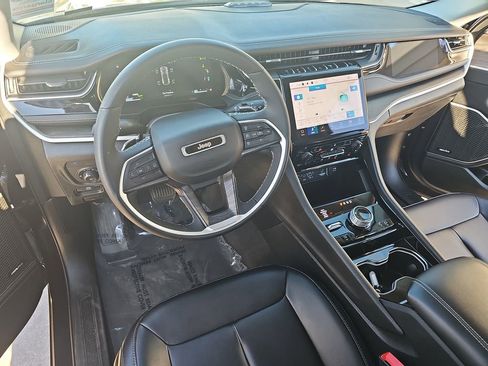 Used 2023 Jeep Grand Cherokee 4WD 4xe image 16