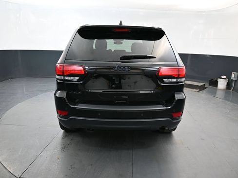 Used 2019 Jeep Grand Cherokee Laredo AWD/4WD image 8