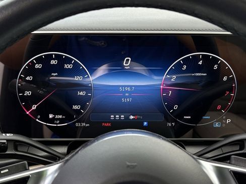 Used 2025 Mercedes-Benz GLC 300 4MATIC image 12