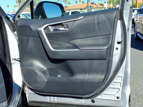 Used 2019 Toyota RAV4 XLE image 15