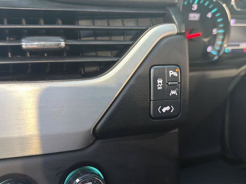 Used 2017 GMC Yukon XL SLT AWD/4WD image 10