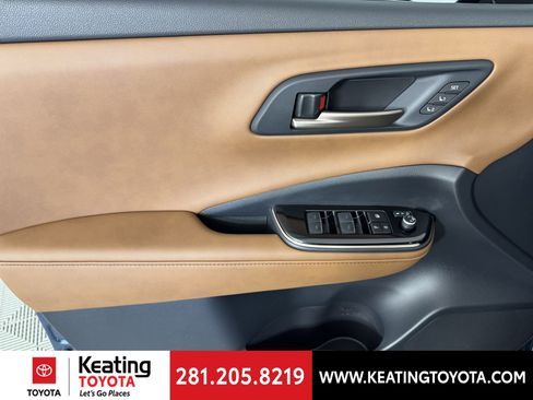 New 2025 Toyota Crown Signia image 13