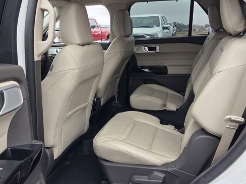 Used 2021 Ford Explorer Platinum w/ Equipment Group 601A image 6