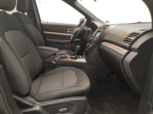 Used 2018 Ford Explorer XLT image 21