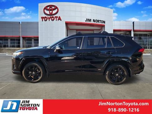 Used 2023 Toyota RAV4 SE AWD/4WD image 4
