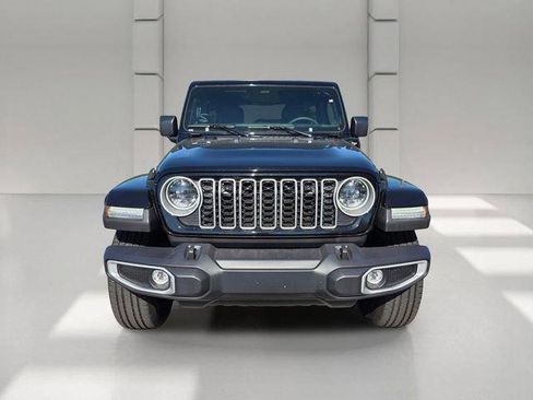 Used 2025 Jeep Wrangler Sahara image 8