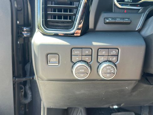 Used 2023 GMC Sierra 1500 Denali Ultimate AWD/4WD image 18