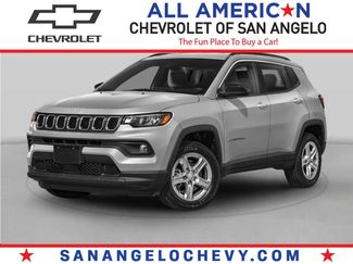 Used 2025 Jeep Compass Trailhawk w/ Trailer Tow Group AWD/4WD video 1