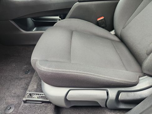 Used 2024 Nissan Rogue S AWD/4WD image 25