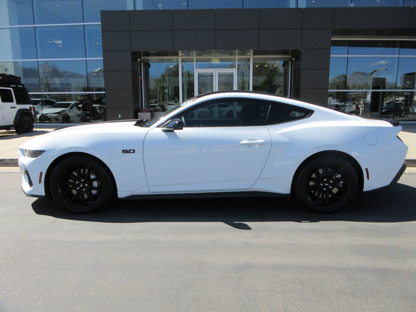 Used 2025 Ford Mustang GT Premium RWD image 4