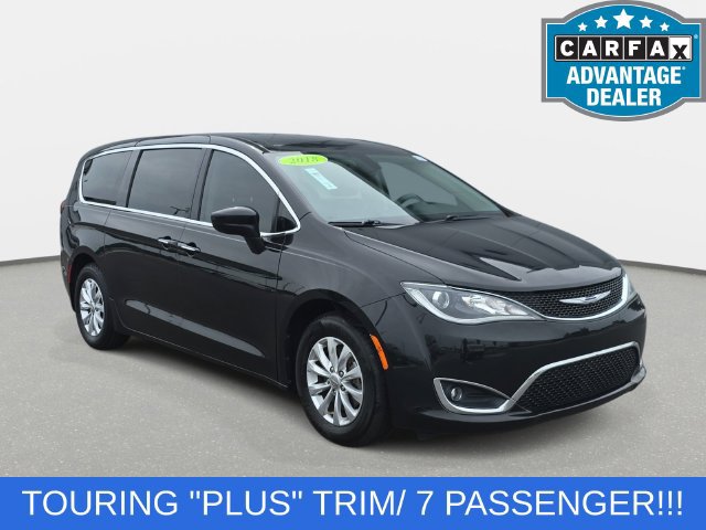 Used 2018 Chrysler Pacifica Touring Plus FWD image 3