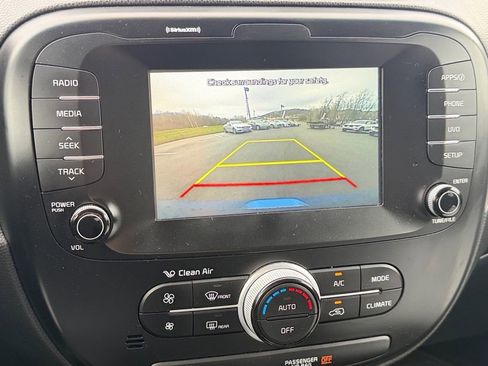 Used 2018 Kia Soul + image 24