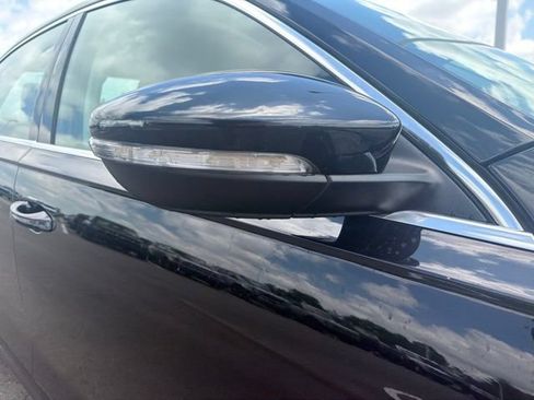 Used 2022 Volkswagen Passat 2.0T SE FWD image 5