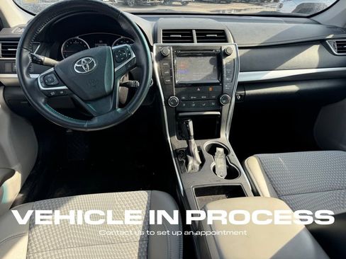 Used 2015 Toyota Camry SE w/ Moonroof Package image 10