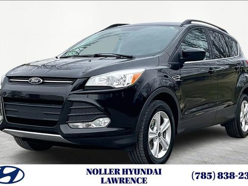 Used 2016 Ford Escape SE w/ Equipment Group 201A image 1