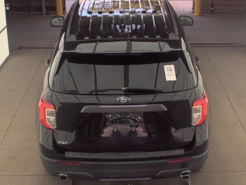 Used 2021 Ford Explorer XLT w/ Equipment Group 202A RWD image 6